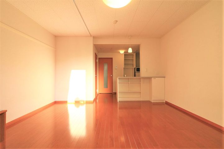 レオパレス罧原の居間