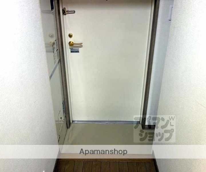 レイディアンス408の玄関