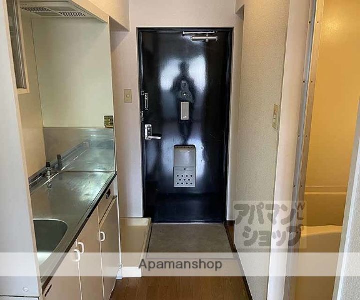 セラ中川401の玄関