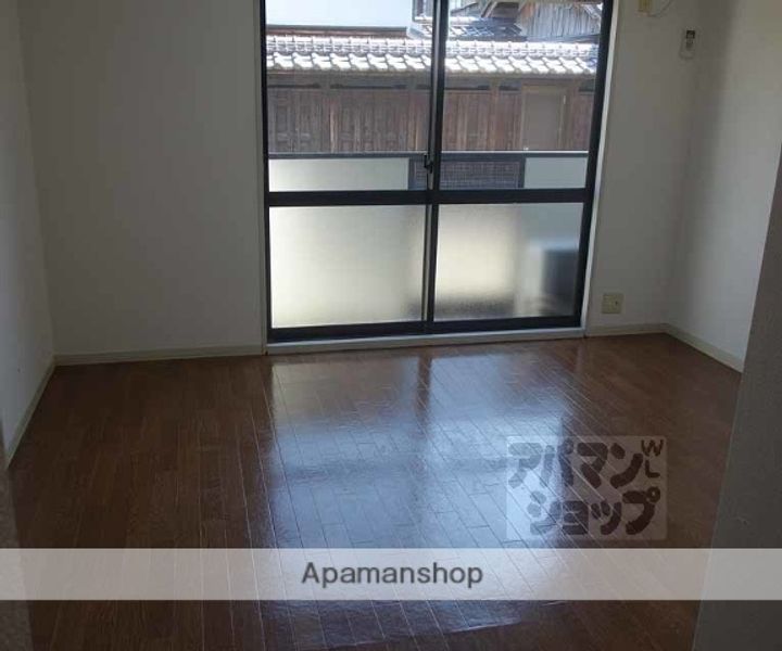 TAMAグラードC103の居間