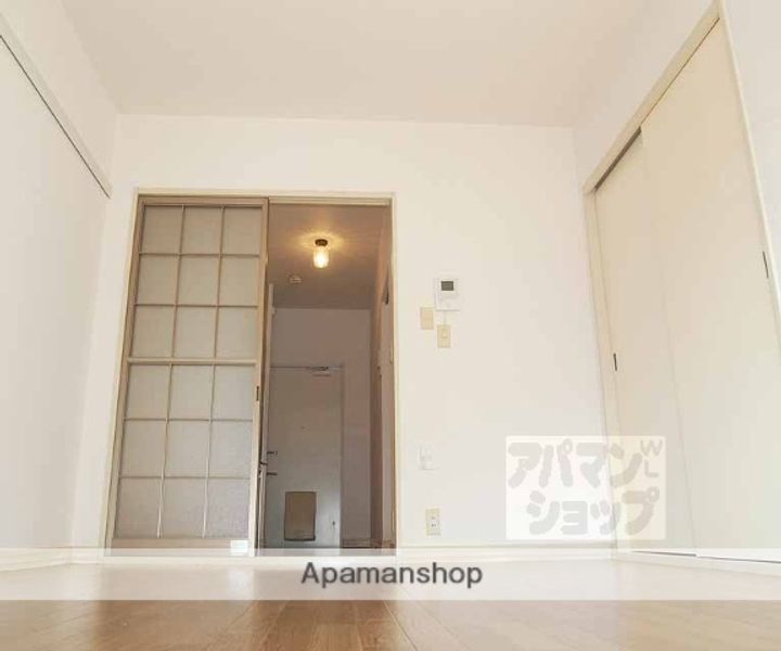 京都府京都市下京区中堂寺壬生川町の賃貸アパートの居間