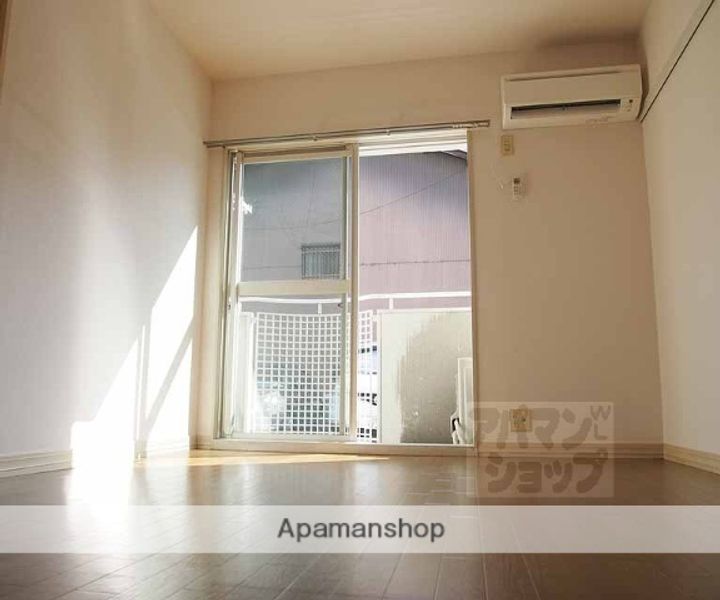 京都府京都市下京区中堂寺壬生川町の賃貸アパートの居間