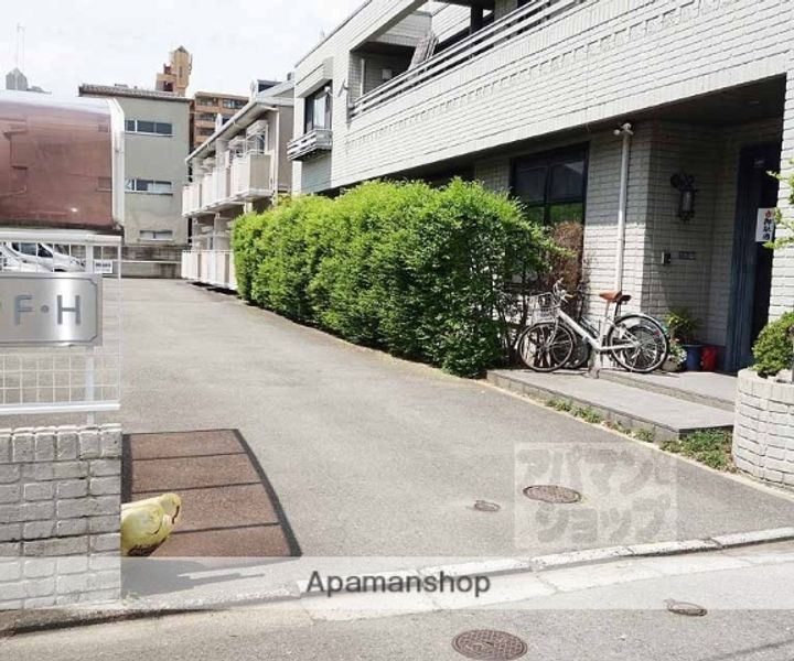 京都府京都市下京区中堂寺壬生川町の賃貸アパートの外観