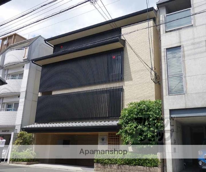 シュシュパルク六条院の外観