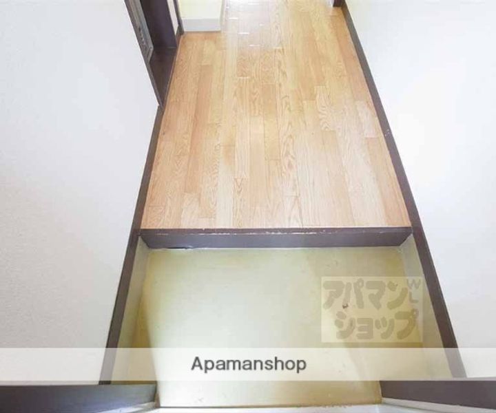 ジュンヒルマンション206の玄関