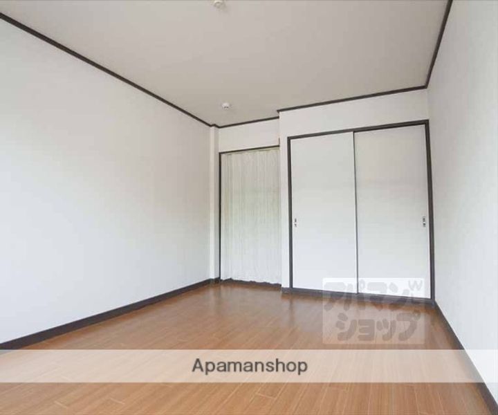 ジュンヒルマンション206の居間