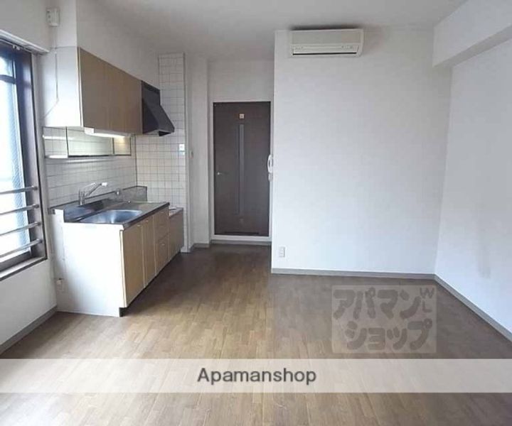 プラネシア星の子四条西洞院502の居間