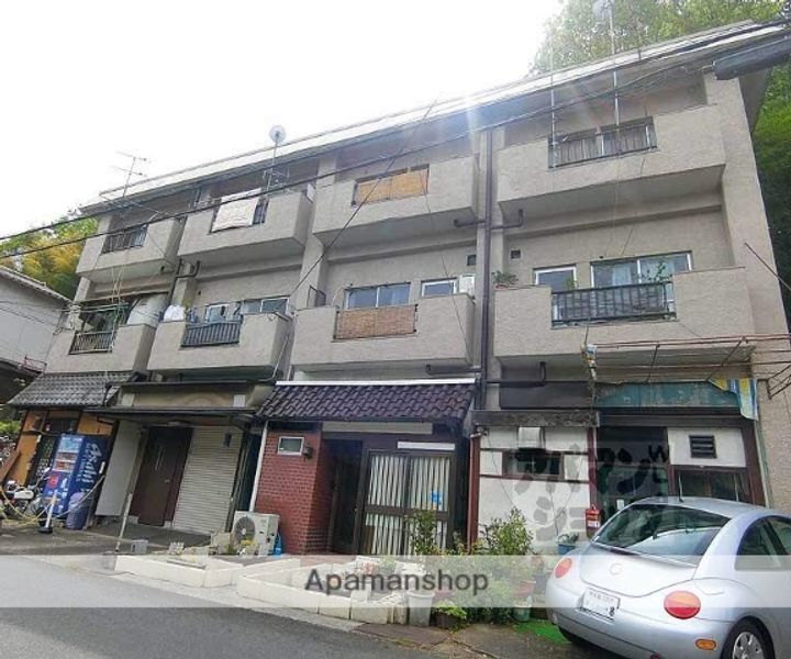 京栄マンション305の外観