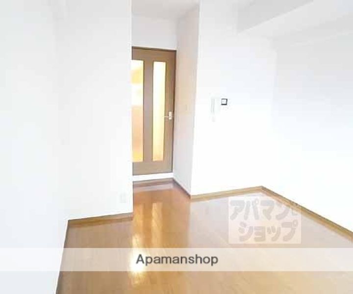 プレサンス京都四条烏丸の居間