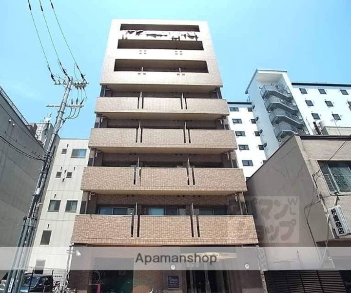 プレサンス京都四条烏丸の外観