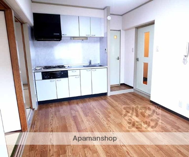 コーポ弘和の居間