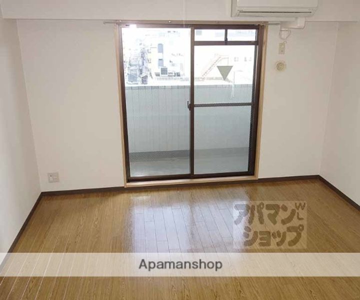 京都府京都市下京区材木町の賃貸マンションの居間