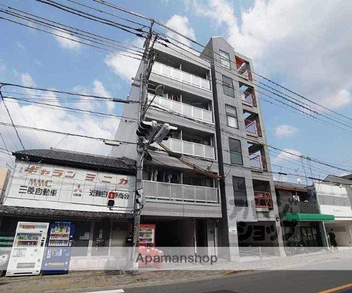 京都府京都市上京区梨木町の賃貸マンションの外観