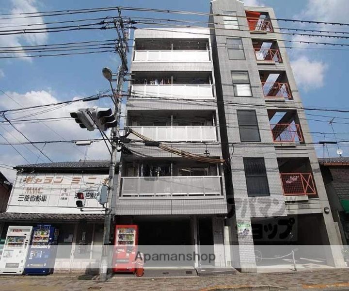 京都府京都市上京区梨木町の賃貸マンションの外観