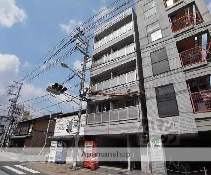 京都府京都市上京区梨木町の賃貸マンションの外観