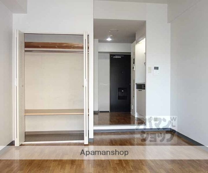 Gloire烏丸五条の居間