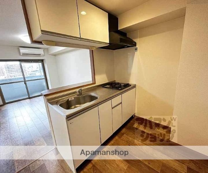 QUINT五条烏丸701のキッチン