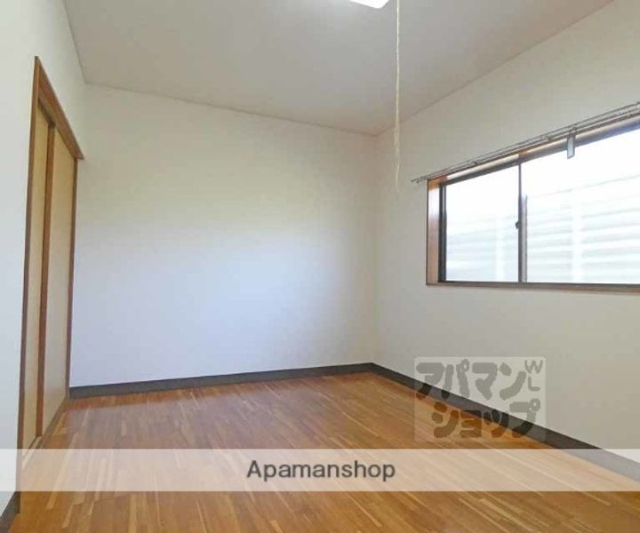 リブ東浦Bの居間