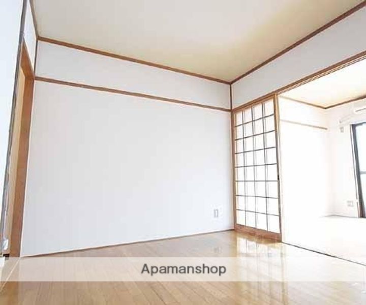 ハイツ芙蓉301の居間