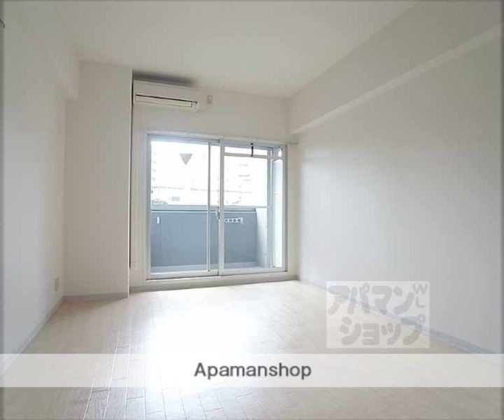 CITY SPIRE烏丸御池502の居間