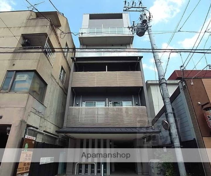 エベンエゼル三条305の外観