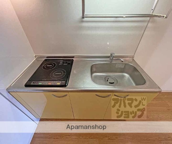 エベンエゼル三条305のキッチン