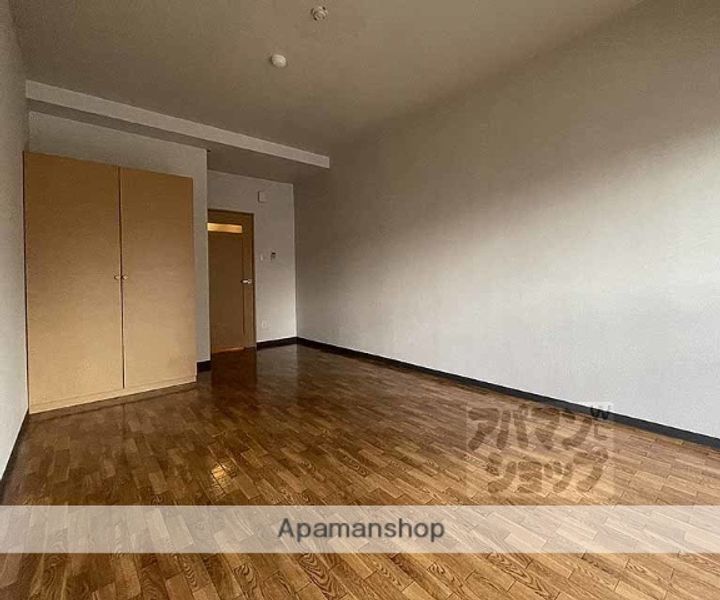 アネックス西洞院206の居間