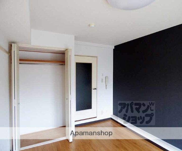 ラクティー四条寺町702の居間