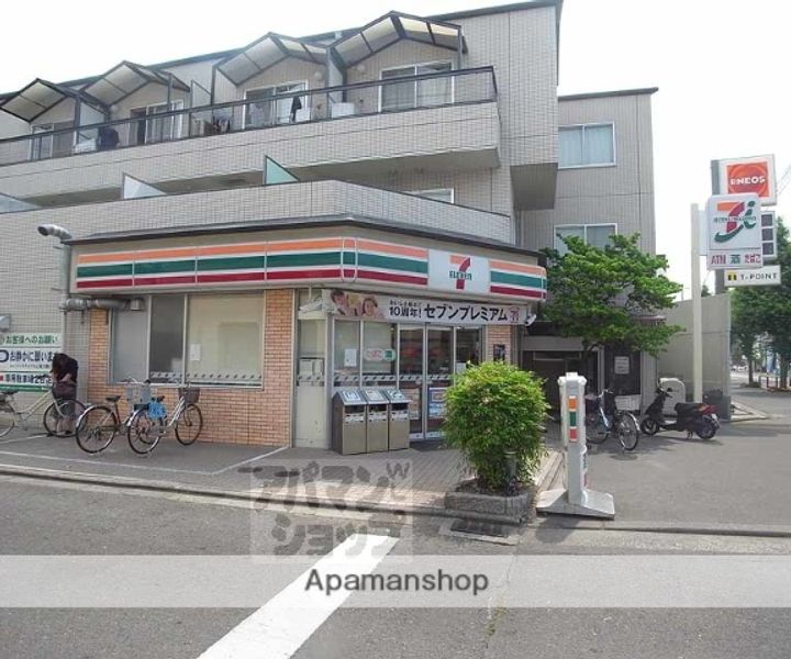 ホワイトハウス103の周辺