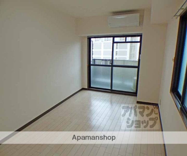 パンセ堀川201の居間