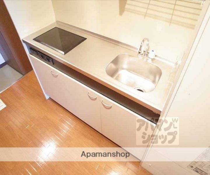 コモド二軒茶屋103のキッチン