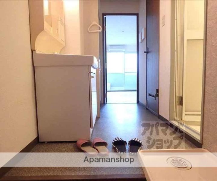 HAINES一条302の内装