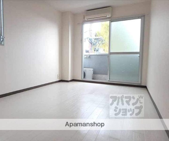 HAINES一条302の居間