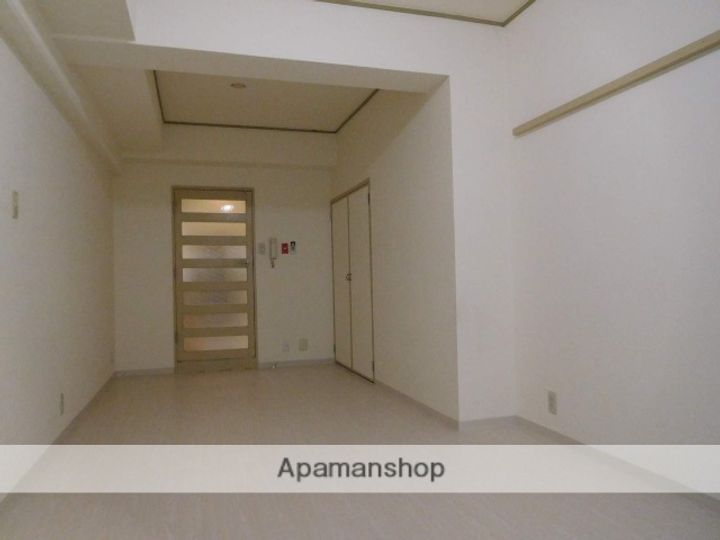 京都府京都市北区上賀茂葵之森町の賃貸マンションの居間