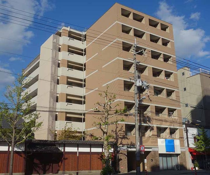 カスタリア京都西七条の外観