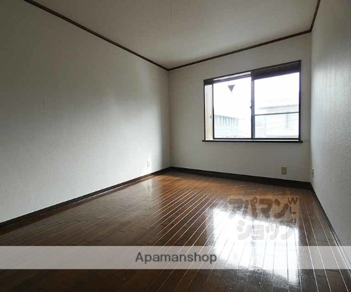 DーCOURT新町303の居間