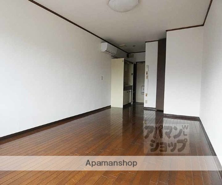 DーCOURT新町303の居間