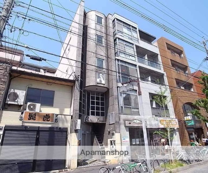 CASA聚楽402の外観