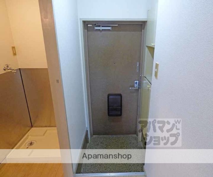 エレガントコーポI103の玄関