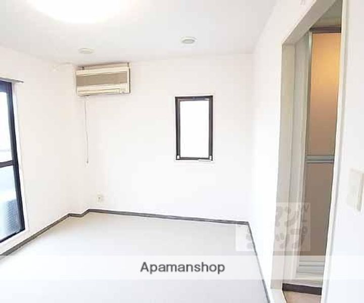 エクセレントビル夷川205の居間