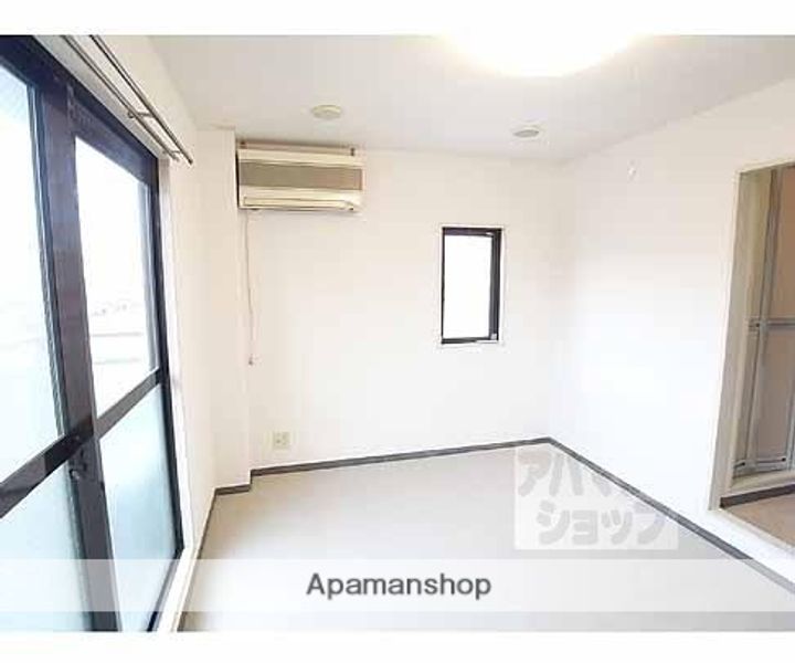 エクセレントビル夷川205の居間