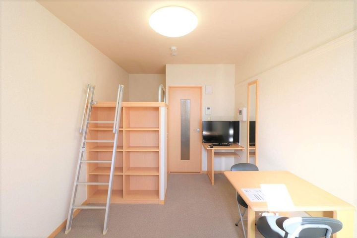 レオパレスプレミエ エトワール104の居間