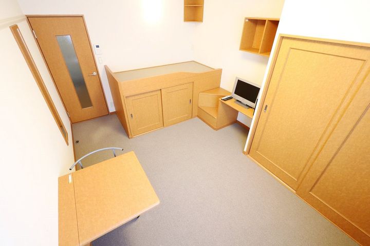 レオパレスアルモニ1番館の居間