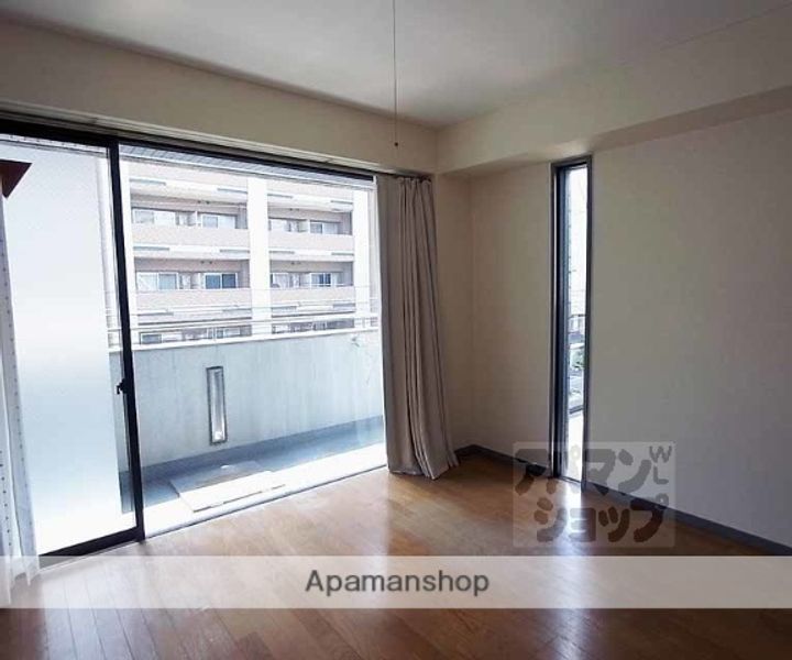 ビバ丸太町201の居間