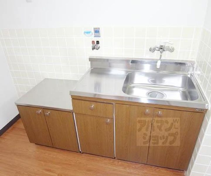 ブランドハウス京都二条城304の居間