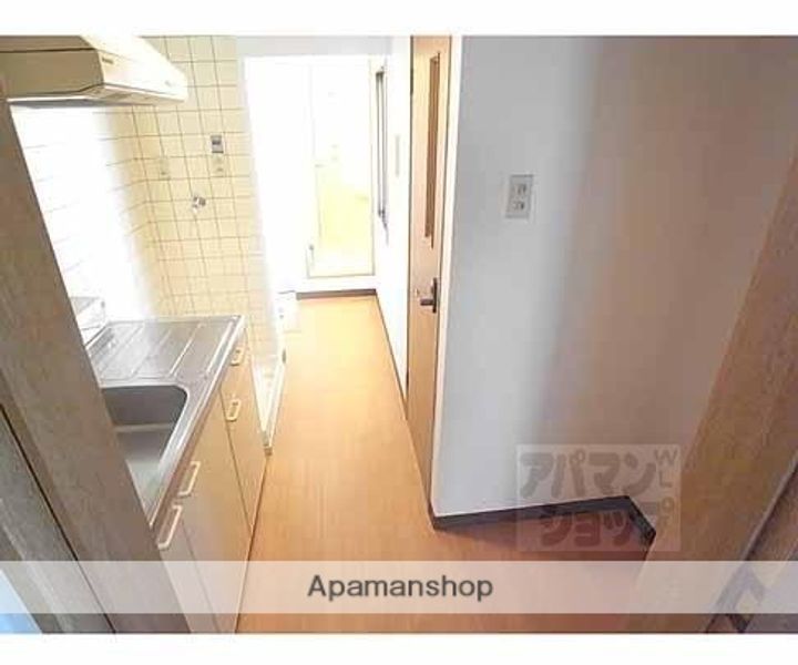 神泉苑マンション202の玄関