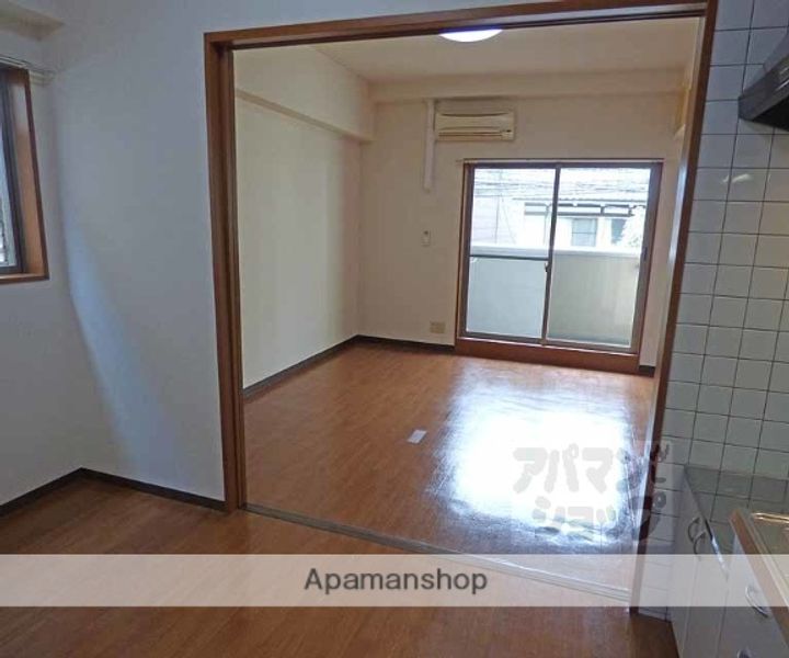 プラネシア星の子四条烏丸602の居間