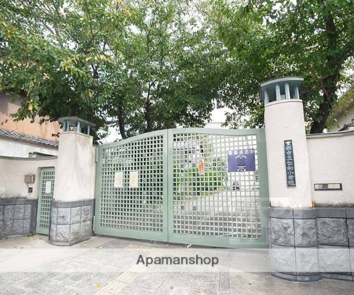 メゾンワイズ203の周辺