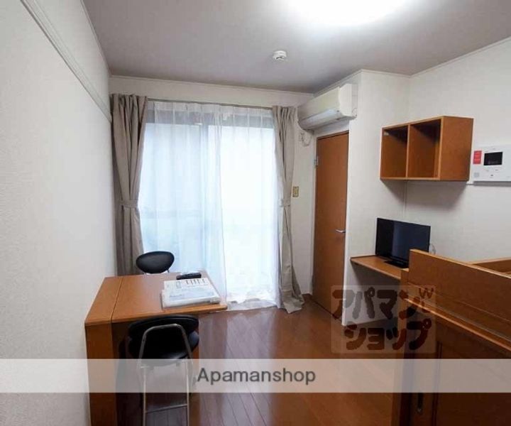 レオパレス常盤205の居間