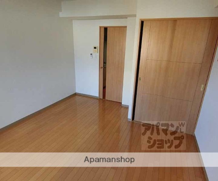 グランドパレス大宮五条201の居間